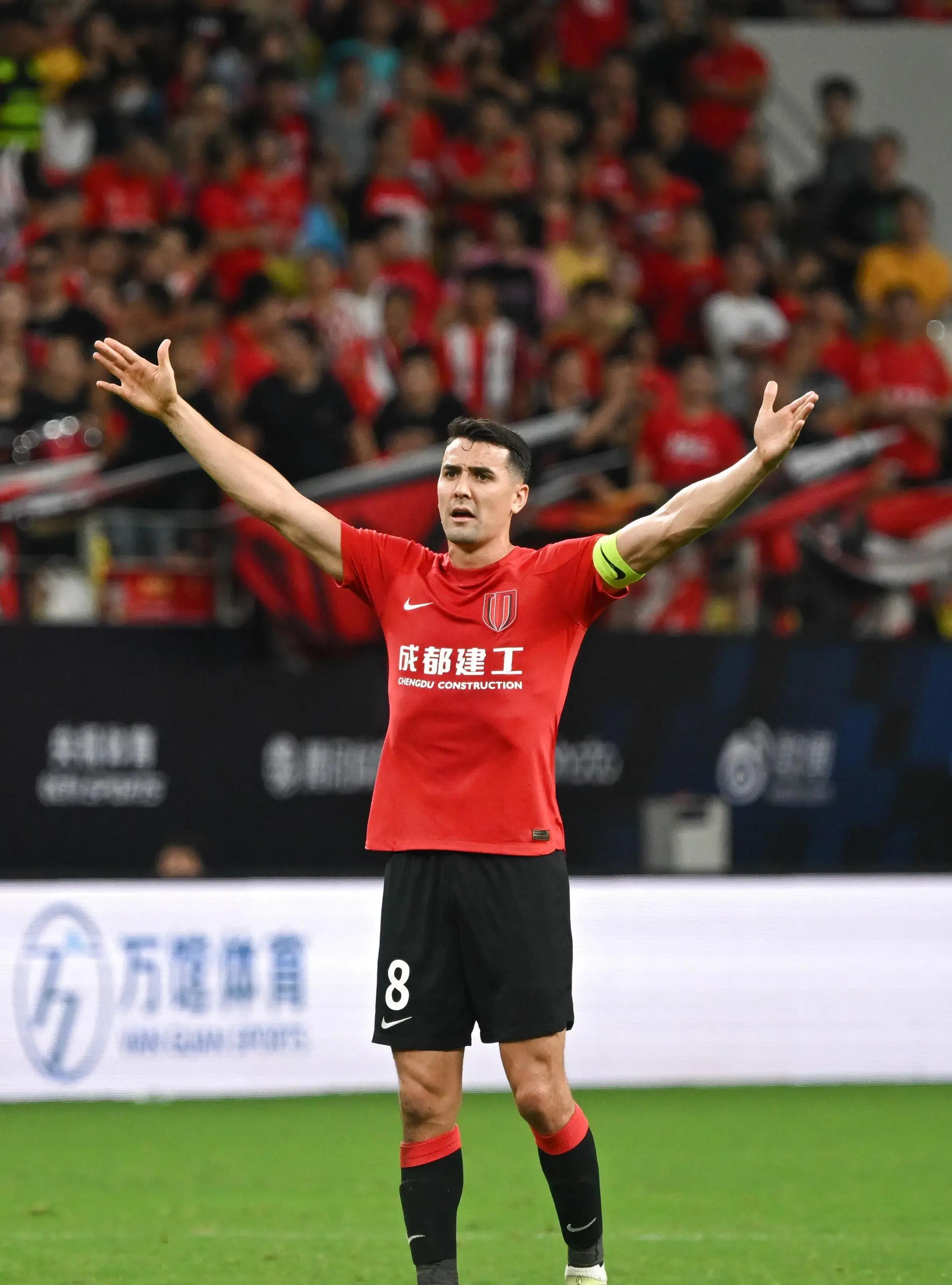 冲刺阶段西甲焦点战，阿斯顿维拉队长鼓劲，底气十足，年轻球员得到机会(悟饭游戏厅战神1金手指)-MK体育