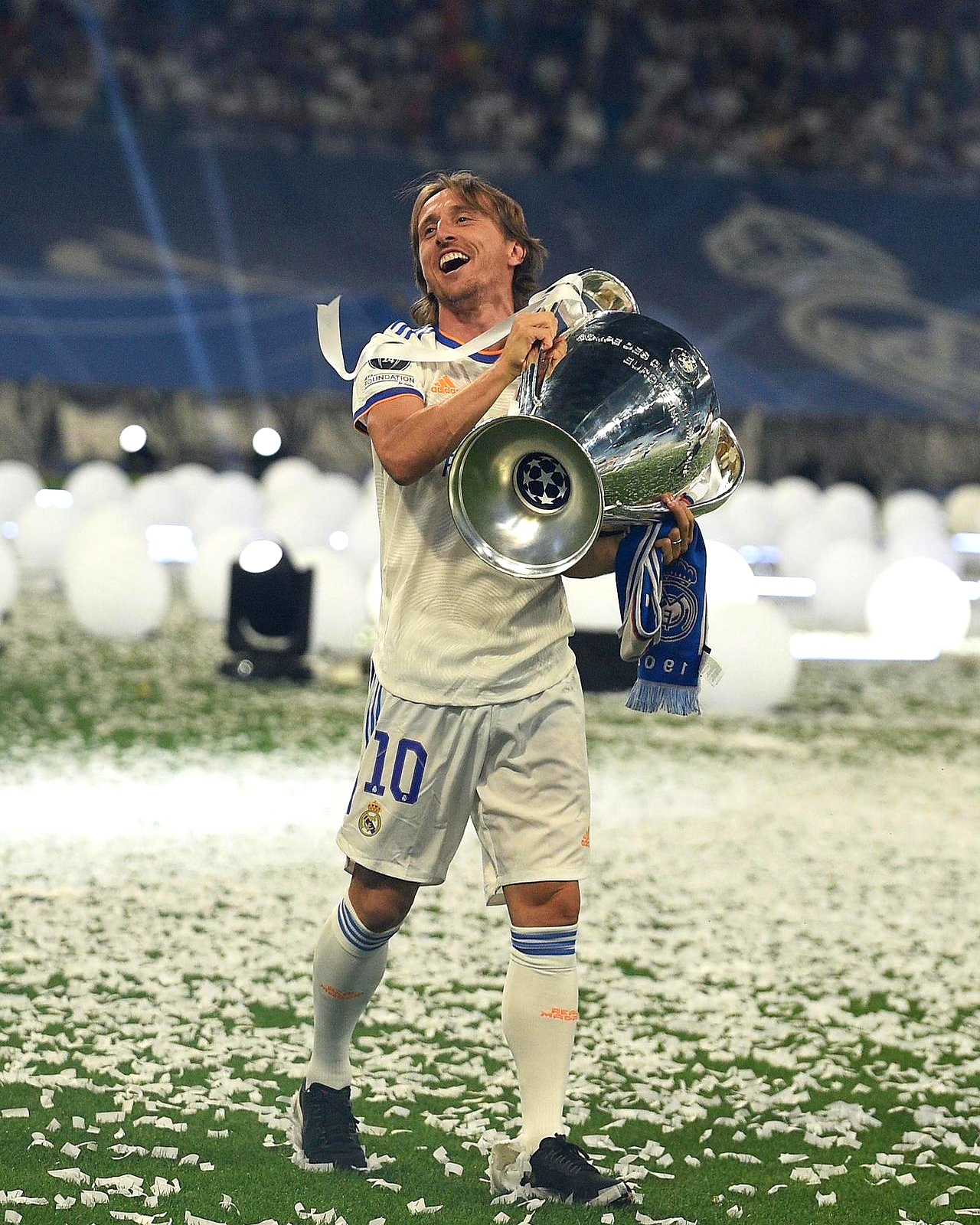 关于皇家马德里迎NBA总决赛关键赛，集结日官宣签约，话题不断，更衣室氛围转暖的信息-mk国际平台