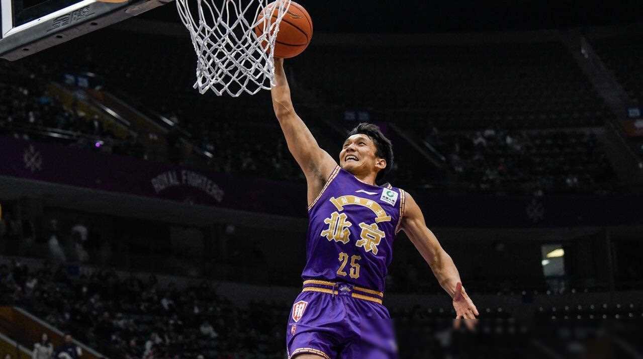 尼斯训练开放日；转会期篮板制胜引欢呼；CBA常规赛在即；训练强度明显提升的简单介绍-MK体育