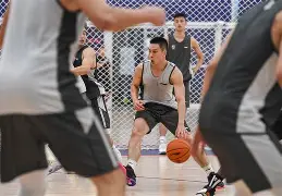 关于冲刺阶段山东男篮主帅复盘——NBA季后赛节点到来；信心回归；控场能力受关注的信息
